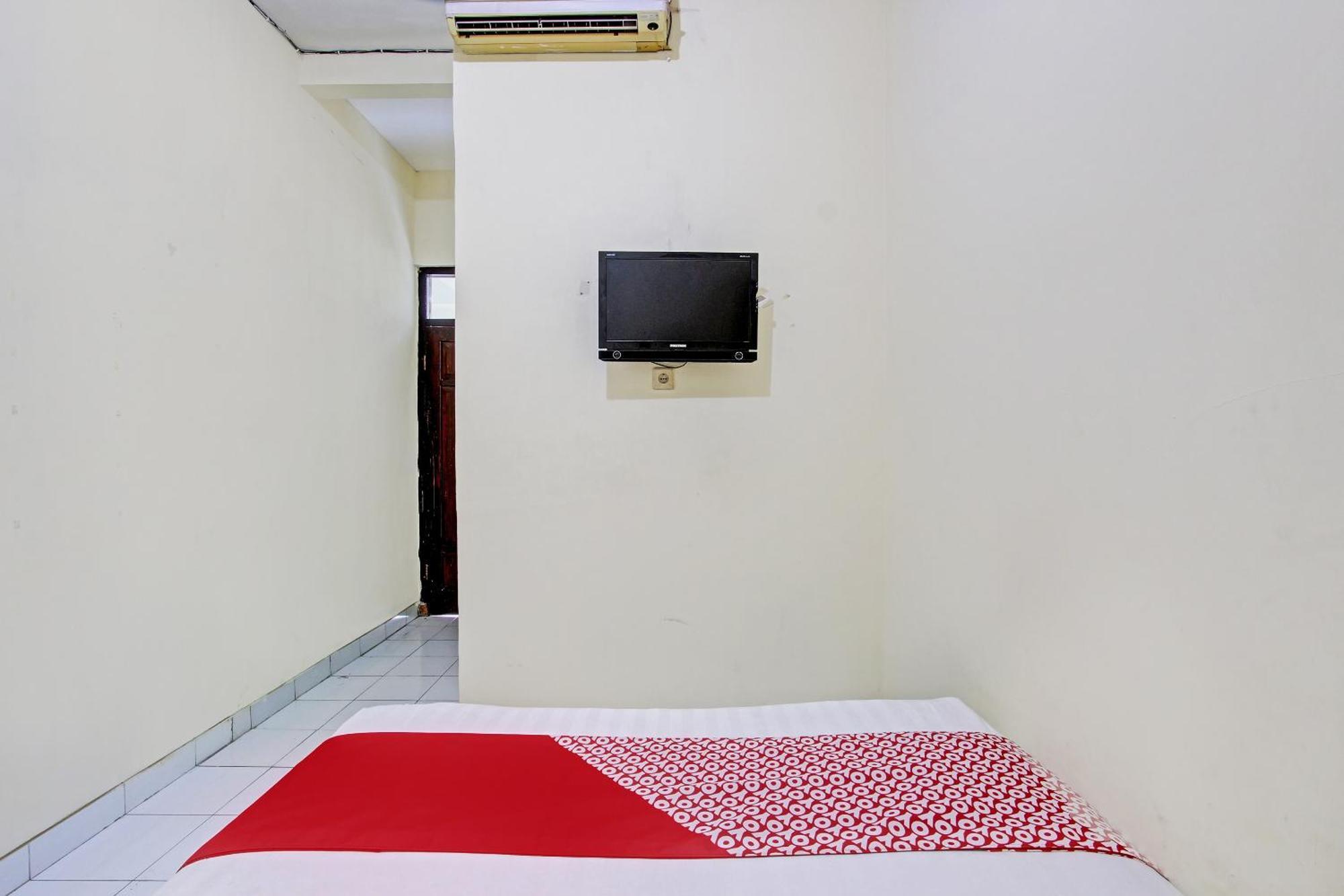 Oyo Life 93034 Ayri Hotel